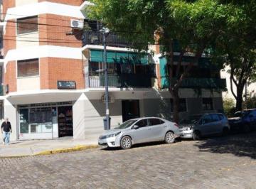 Departamento de 3 ambientes, Villa Urquiza · Amplio 3 Ambientes. 2° Piso por Escalera. Frente. Balcon Corrido. de Corte Antiguo.