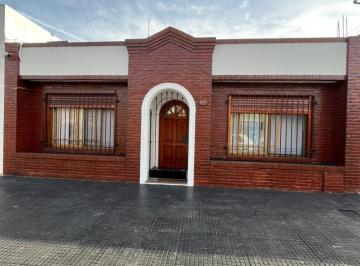 Casa · 140m² · 3 Ambientes · Casa en Venta Mansilla 4200 Villa Dominico
