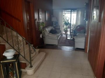 Casa de 4 ambientes, La Plata · Casa en Venta en La Plata con 2 Dorm..