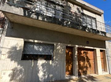Casa · 220m² · 4 Ambientes · 1 Cochera · Casa en Venta Moreno 5363 Wilde