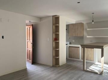 Casa de 1 ambiente, Ciudad de Mendoza · Rem Propiedades Vende Duplex en Calle Peru / Ciudad de Mendoza.
