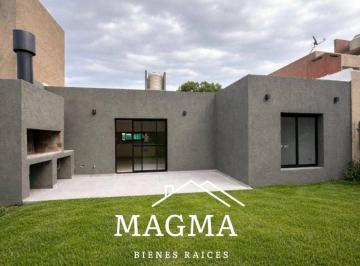 Casa de 5 ambientes, Río Ceballos · Casa en Venta a Estrenar en Villa Catalina! 2 Dorm!