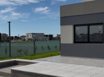 Casa · 180m² · 4 Ambientes · Casa en Countries/b. Cerrado (Berazategui)