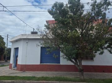 Casa de 5 ambientes, Córdoba · Casa con Local Comercial y Baño, 2 Dormitoos, Baño Patio