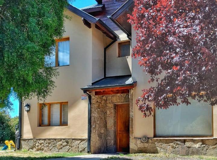 Casa · 110m² · 5 Ambientes · 1 Cochera