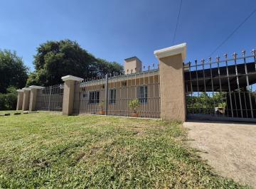 Casa · 600m² · 8 Ambientes · 2 Cocheras · Venta Casa 2 Dorm. Cpochera con Patio con Frutales - Rio Ceballosa