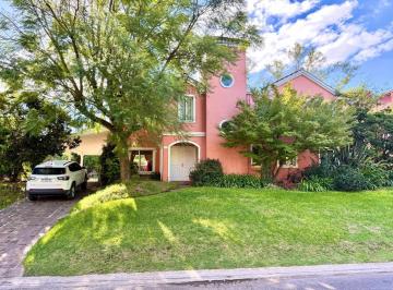 Casa de 6 ambientes, Pilar · Casa en Venta en Las Araucarias