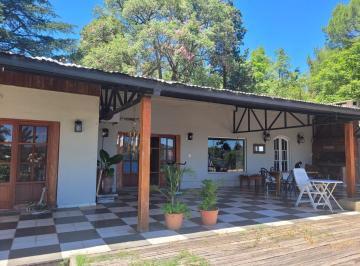 Casa · 300m² · 6 Ambientes · Casa en Venta - 3 Dorm. 3 Baños - Córdoba