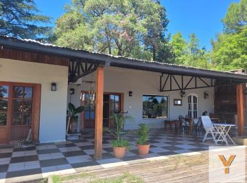 Casa · 300m² · 6 Ambientes · Casa en Venta - 3 Dorm. 3 Baños - Córdoba