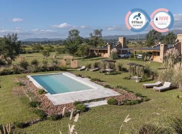 Hotel · 352m² · Complejo de Cabañas en Los Reartes