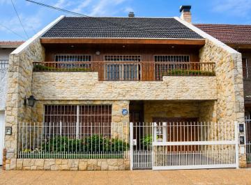 KNK-KNK-5321_2 · Excelente Chalet de 5 Ambientes Cochera Para 3 Autos