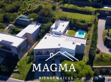 Casa de 12 ambientes, La Calera · Casa en Venta/alquiler en La Cuesta!