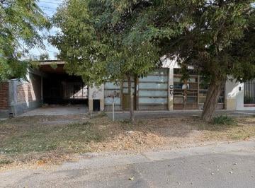 Local comercial · 280m² · 3 Cocheras · Local - General Roca