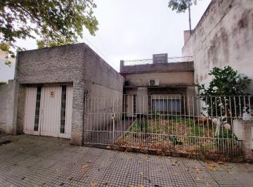 Casa de 4 ambientes, Villa Devoto · Casa Sobre Lote Propio a Reciclar. - Villa Devoto.
