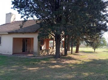 Casa · 58m² · 3 Ambientes · 1 Cochera · Terreno 1.475 m² con Casa - Potencial de Desarrollo - Sauce Viejo