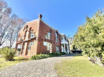 Casa · 400m² · 6 Ambientes · 2 Cocheras · Venta Casa Barrio La Tradicion 6 Ambientes Apto Credito