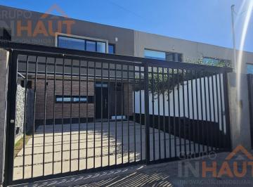 Casa · 102m² · 4 Ambientes · 2 Cocheras · Duplex 3 Dorm. a Estrenar en Barrio Confluencia