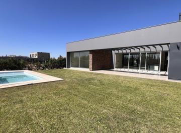 Casa · 268m² · 5 Ambientes · 2 Cocheras · Casa en Venta Barrio Rincón Viamonte