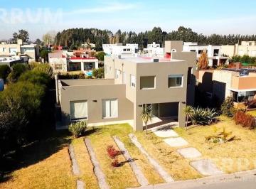 Casa · 260m² · 5 Ambientes · 2 Cocheras · Casa Venta Canning Barrio Don Joaquin