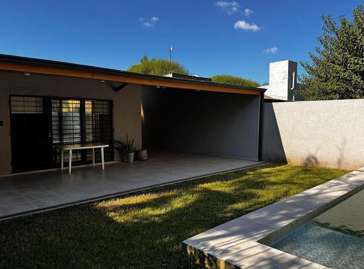 Casa · 165m² · 3 Ambientes · 3 Cocheras