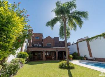 Imagen 1 · Compañía Inmobiliaria Vende Casa de Categoría