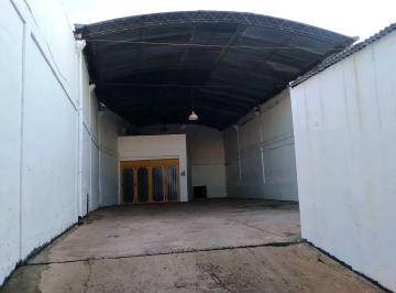 Bodega-Galpón · 200m² · 2 Ambientes · Galpón Alquiler Bº Maurizi