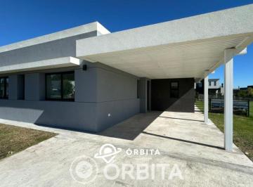 Casa · 139m² · 5 Ambientes · Casa en Venta en Barrio San Felipe, Canning, Pileta