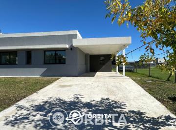 Casa · 139m² · 5 Ambientes · Casa en Venta en Barrio San Felipe, Canning, Pileta