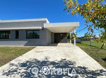 Casa · 139m² · 5 Ambientes · Casa en Venta en Barrio San Felipe, Canning, Pileta