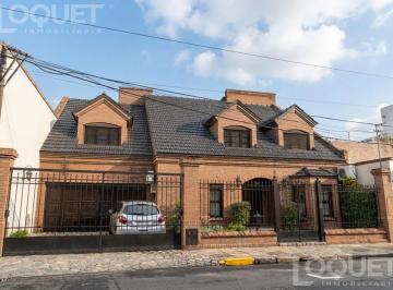 Casa · 327m² · 5 Dormitorios · 4 Cocheras · Excepcional Propiedad de 5 Dorm.