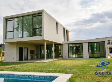 Casa · 196m² · 5 Ambientes · 1 Cochera · Casa en Venta en Barrio Santa Ines, Canning, Al Verde