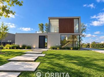 Casa · 196m² · 5 Ambientes · 1 Cochera · Casa en Venta en Barrio Santa Ines, Canning, Al Verde