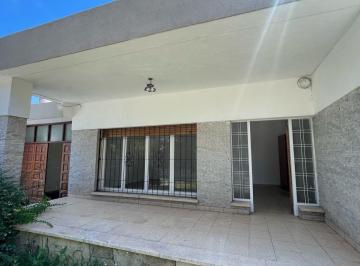 Casa · 170m² · 5 Ambientes · 1 Cochera · Casa en Venta 3 Dorm. Unquillo