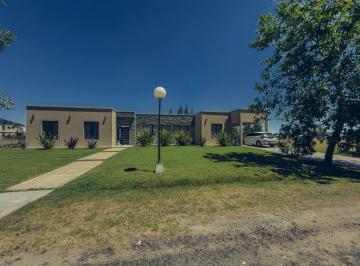 Casa · 1725m² · 5 Ambientes · 2 Cocheras · Casa en Venta Canning Fincas del Alba 5 Ambientes