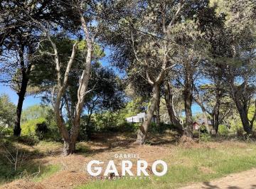 Terreno · 608m² · Hermoso Lote Arbolado en Esquina en Valeria del Mar.