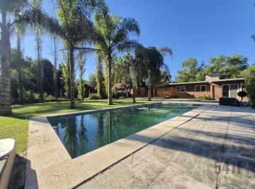 Casa · 163m² · 4 Ambientes · 5 Cocheras · Venta Casa Quinta 4 Ambientes con Gran Parque y Pileta en Tortuguitas