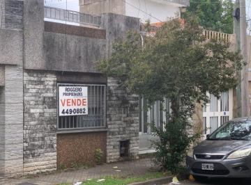 Casa de 5 ambientes, Rosario · Casa de 2 Dormitorio con Patio y Parrilla