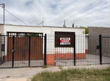 Casa de 4 ambientes, Guaymallén · Casa con 250 m² en Venta en Guaymallén, 3 Dorm.