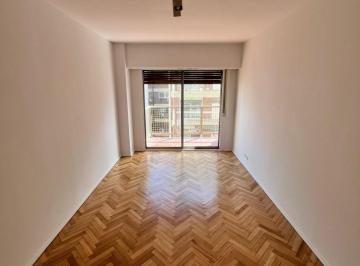 Departamento · 56m² · 3 Ambientes · Dto. en Alquiler 3 Ambientes con Balcon a La Calle en Flores, Caba.