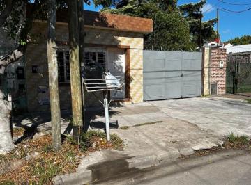 Bodega-Galpón de 2 ambientes, Lanús · Galpon con Vivienda en Alquiler