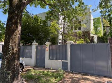 Casa · 190m² · 2 Dormitorios · Casa Alquiler La Merced