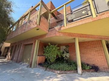 Casa · 125m² · 4 Ambientes · 1 Cochera · Triplex en Venta en Caballito Norte de 6 Ambientes con Cochera.