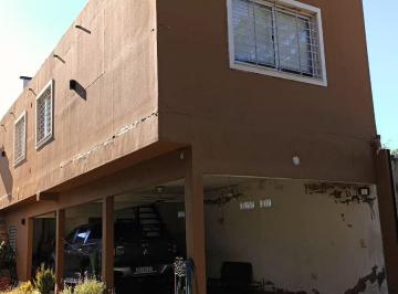 Casa · 115m² · 3 Dormitorios · 1 Cochera · Dos en Uno - Duplex + Dpto - Bº Los Sauces