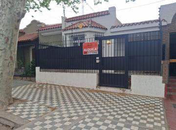 Oficina comercial de 6 ambientes, Ciudad de Mendoza · Casa en Alquiler, Solo Actividad Profesional en Quinta Sección.