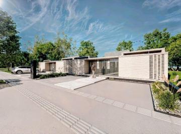 Casa · 68m² · 2 Dormitorios · 1 Cochera · Duplex 2 Dorm.
