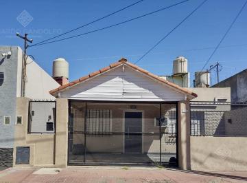 Casa · 140m² · 4 Ambientes · 1 Cochera · Excelente Inmueble - Venta Directa - Oportunidad!