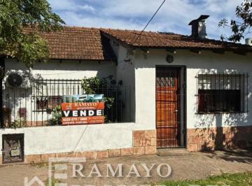Casa · 98m² · 4 Ambientes · 1 Cochera · Casa 2 Habitaciones, Escritura, Amplio Patio Trasero, Longchamps, Venta Ramayo Propiedades