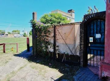 Casa · 45m² · 3 Ambientes · Casa de Pasillo a Reciclar en Venta!