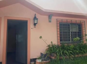 PH · 80m² · 5 Ambientes · PH en Alquiler - 3 Dorm. 1 Baño - San Isidro