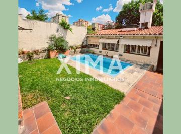 Casa · 312m² · 2 Dormitorios · 1 Cochera · Casa en Venta a m de Av Belgrano